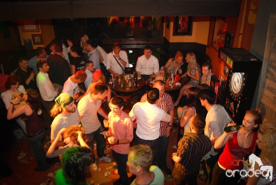 Atmosferă incendiară în Lord's, Lord's Pub
