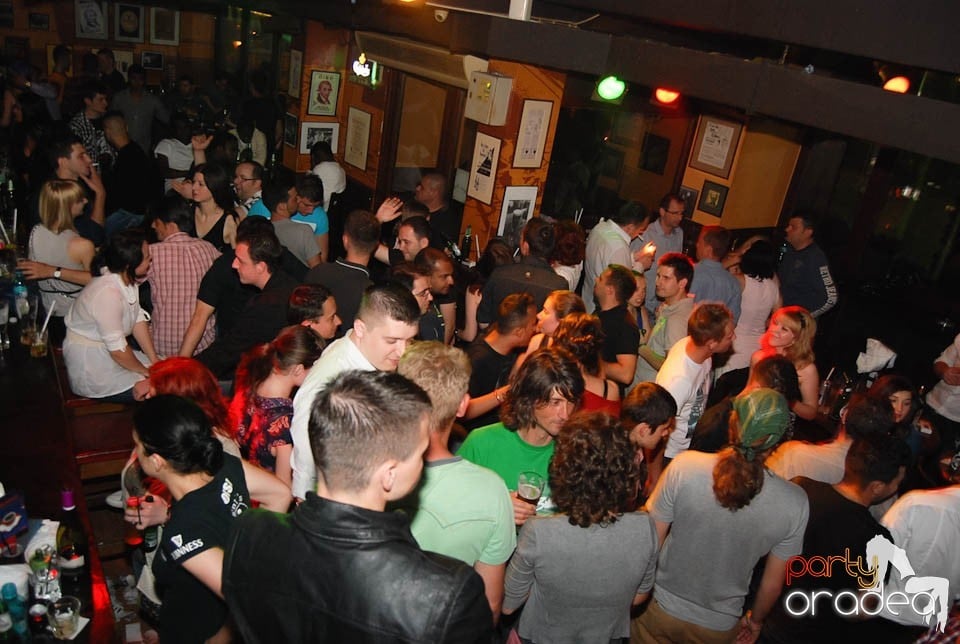 Atmosferă incendiară în Lord's, Lord's Pub
