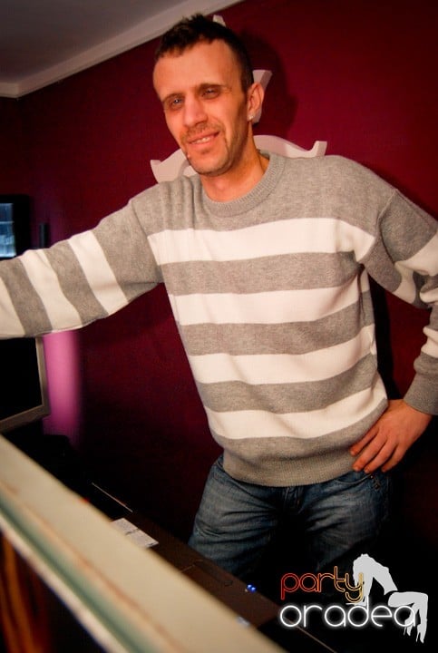 Atmosferă încinsă în Club Atti's, 