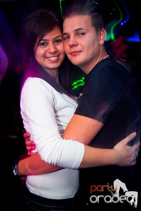 Atmosferă încinsă în Club Atti's, 