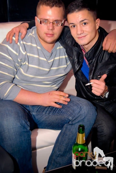 Atmosferă încinsă în Club Atti's, 