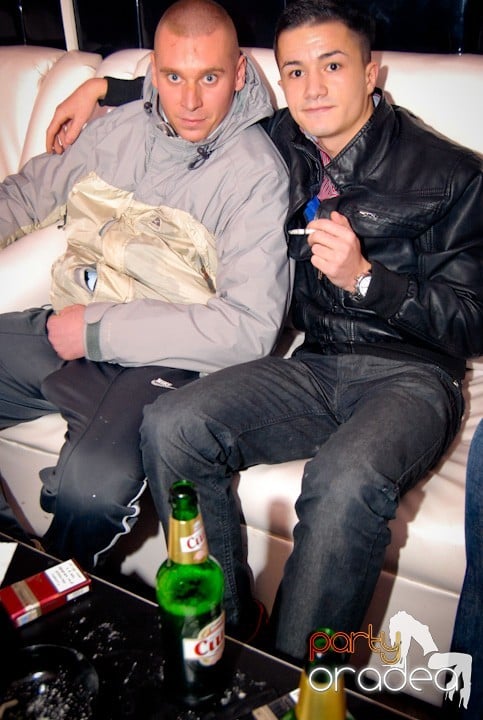 Atmosferă încinsă în Club Atti's, 