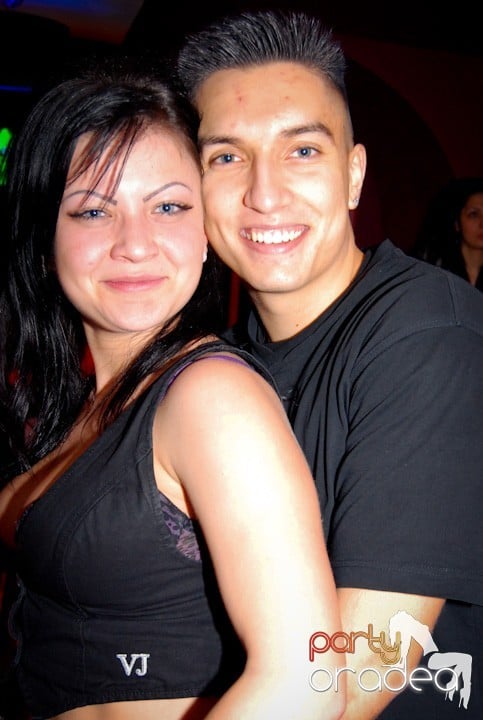 Atmosferă încinsă în Club Atti's, 