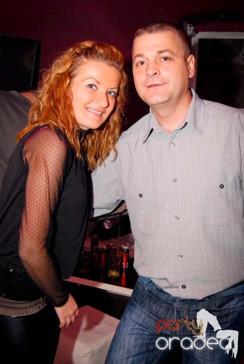 Atmosferă încinsă în Club Atti's, 