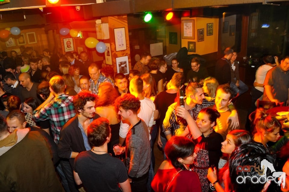 Atmosferă încinsă în Lord's, Lord's Pub