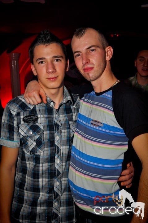 Atmosferă selectă în Club Atti's, 