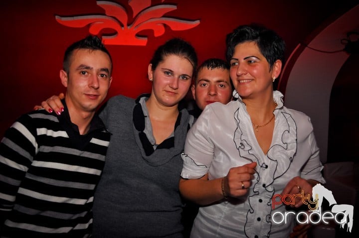 Atmosferă selectă în Club Atti's, 