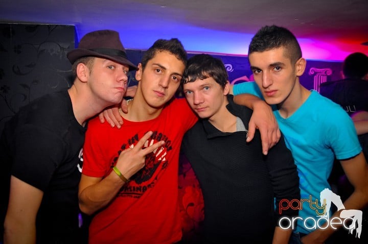 Atmosferă selectă în Club Atti's, 