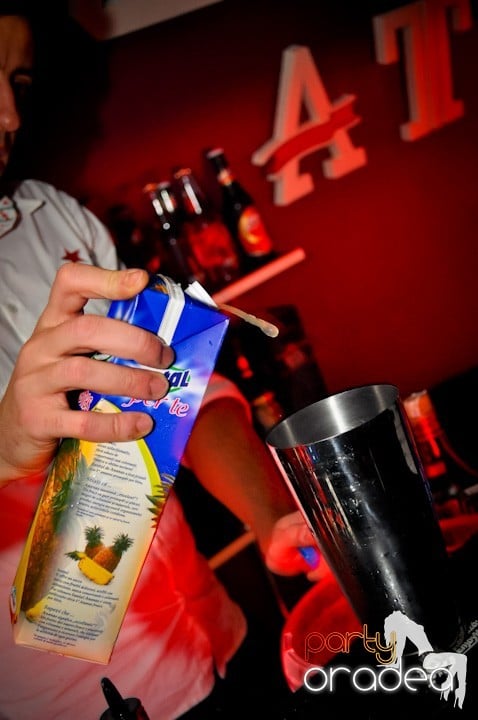 Atmosferă selectă în Club Atti's, 