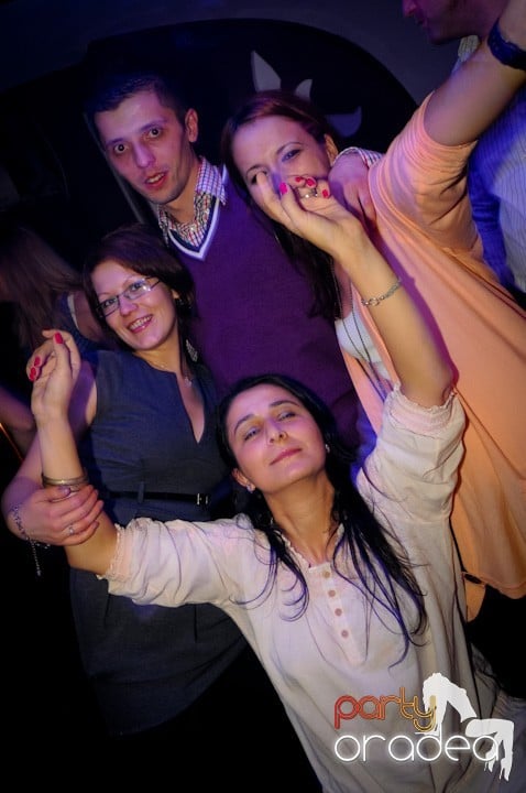 Atmosferă selectă în Club Atti's, 