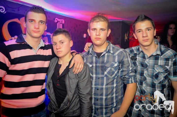 Atmosferă selectă în Club Atti's, 