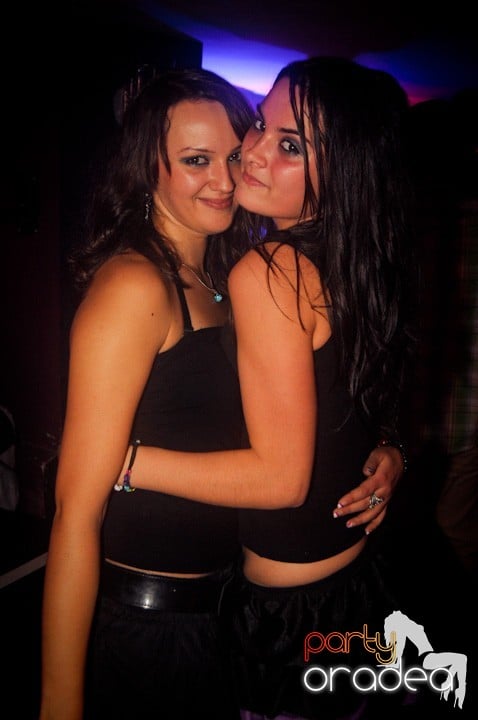 Atmosferă selectă în Club Atti's, 