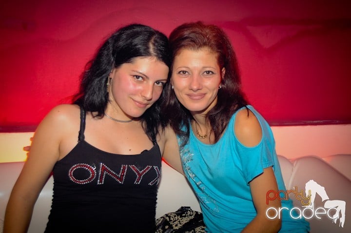 Atmosferă selectă în Club Atti's, 