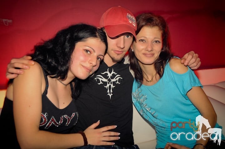 Atmosferă selectă în Club Atti's, 