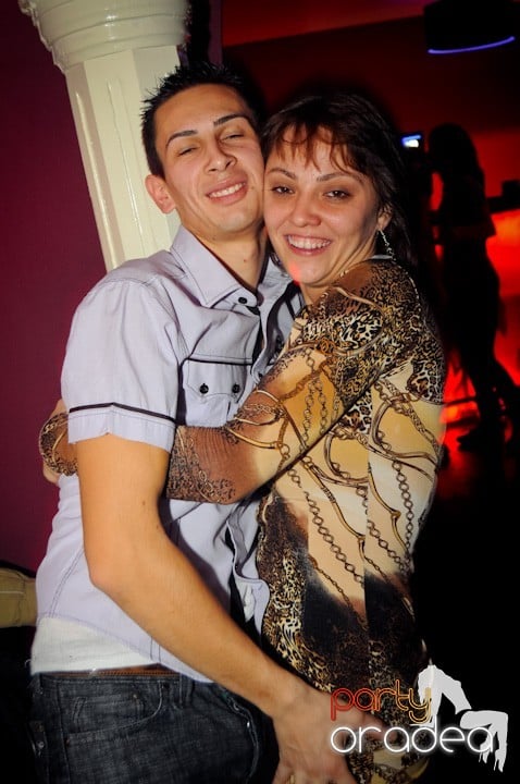 Atmosferă selectă în Club Atti's, 