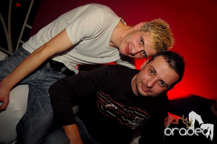 Atmosferă selectă în Club Atti's, 