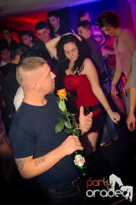 Atmosferă selectă în Club Atti's, 