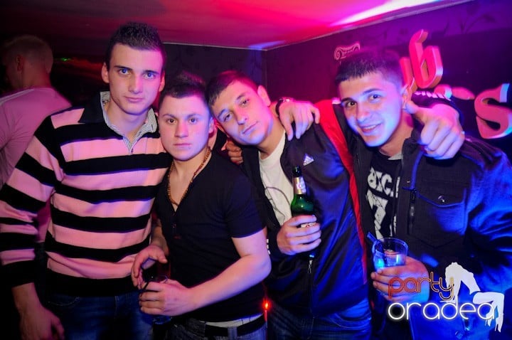 Atmosferă selectă în Club Atti's, 