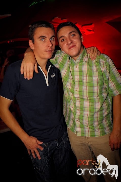 Atmosferă selectă în Club Atti's, 