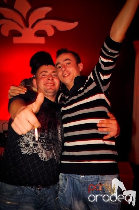 Atmosferă selectă în Club Atti's, 