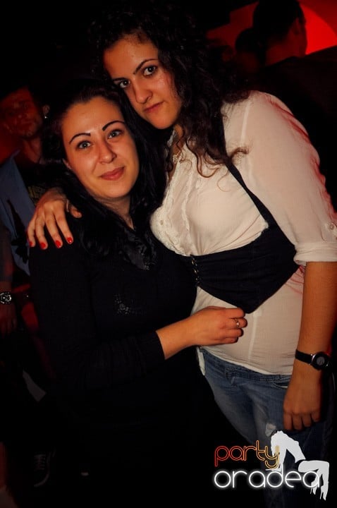 Atmosferă selectă în Club Atti's, 