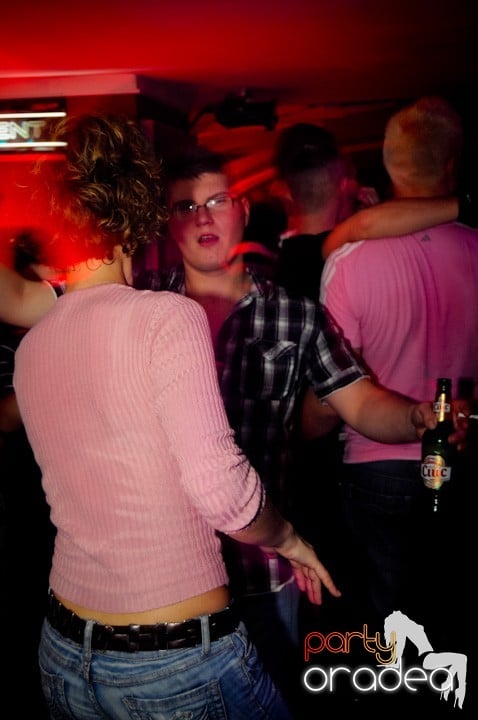 Atmosferă selectă în Club Atti's, 