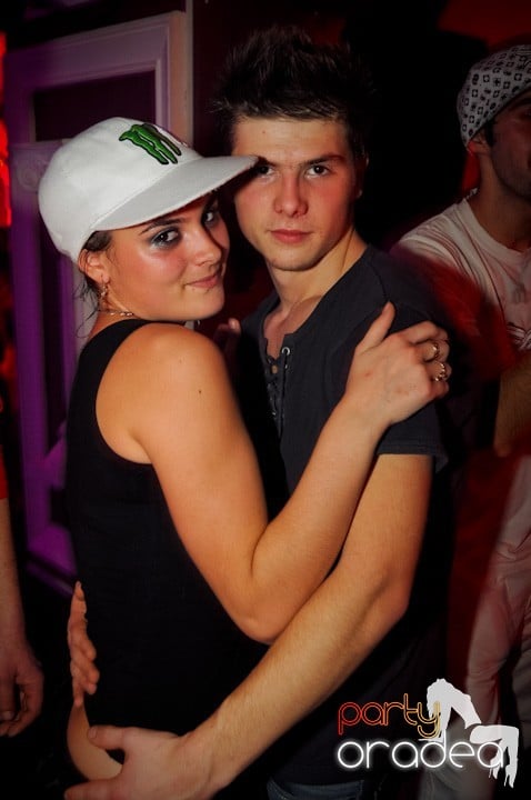 Atmosferă selectă în Club Atti's, 