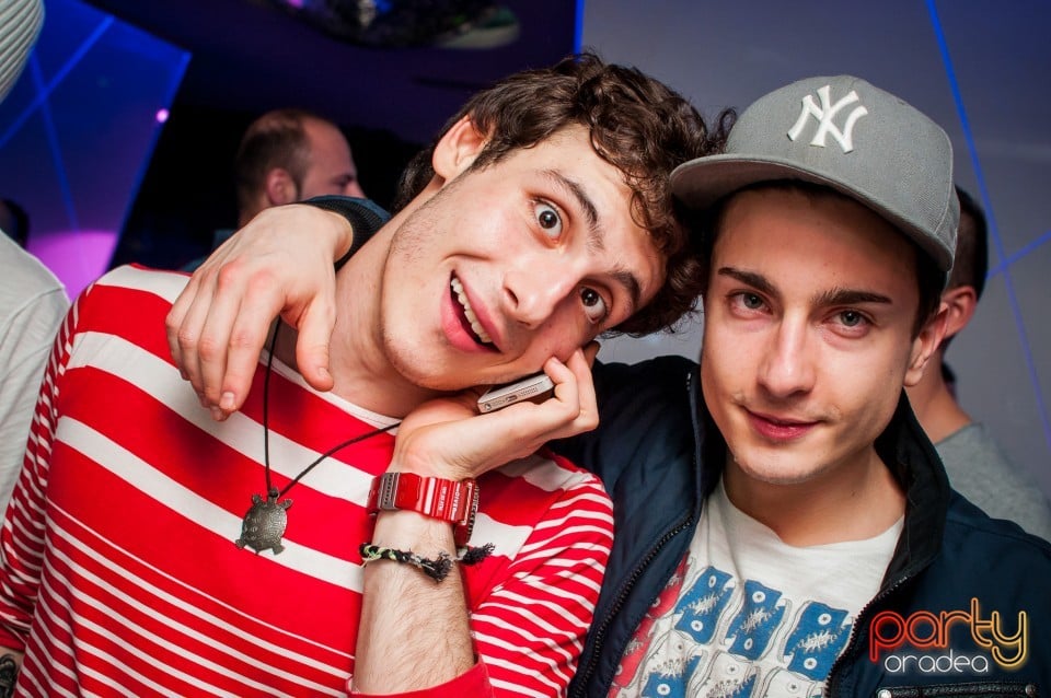 Niki Belucci în Avenue The Club, 