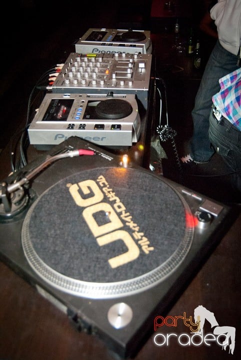 Bacardi Party în Seven, 