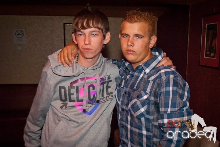 Bacardi Party în Seven, 