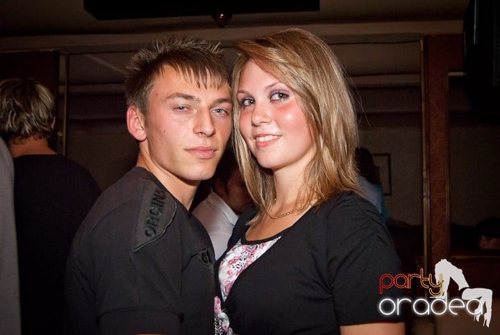 Bacardi Party în Seven, 