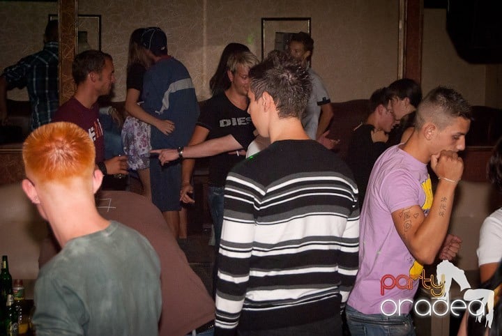 Bacardi Party în Seven, 