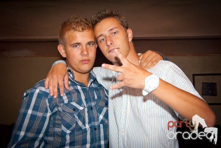 Bacardi Party în Seven, 