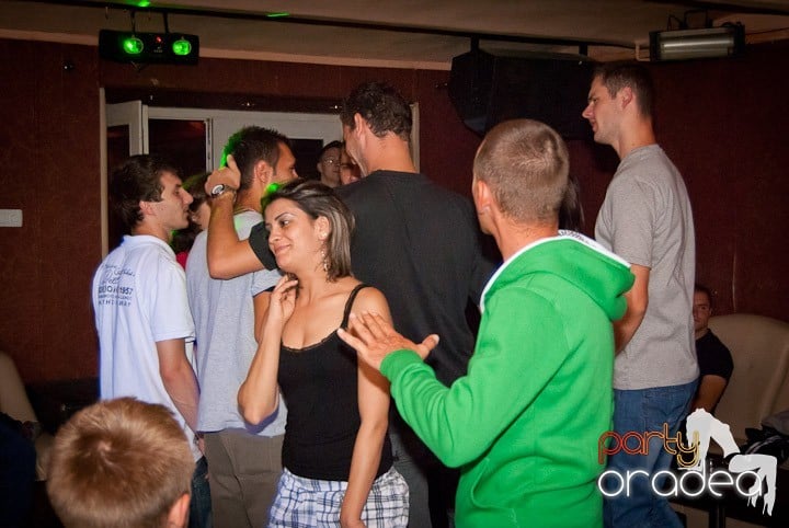 Bacardi Party în Seven, 