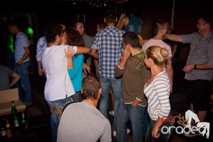 Bacardi Party în Seven, 