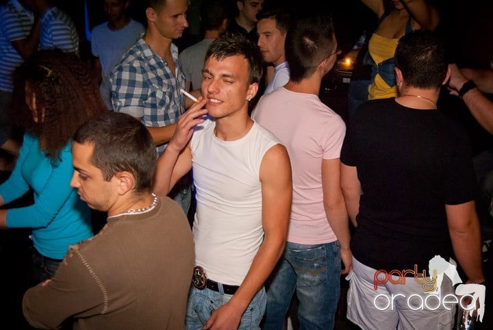 Bacardi Party în Seven, 