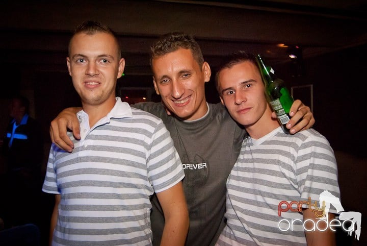 Bacardi Party în Seven, 