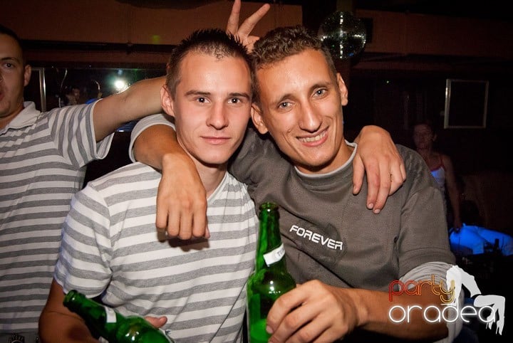 Bacardi Party în Seven, 