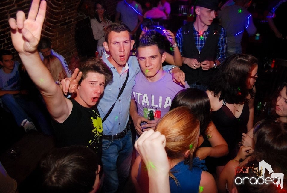 Back 2 Back - Caveman vs. Prody, 