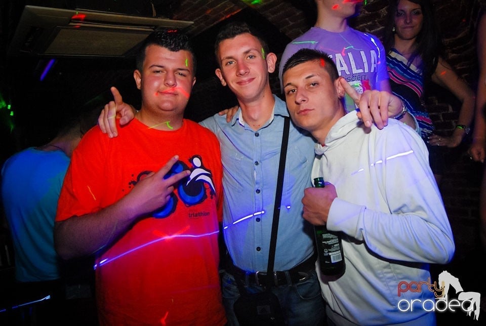 Back 2 Back - Caveman vs. Prody, 