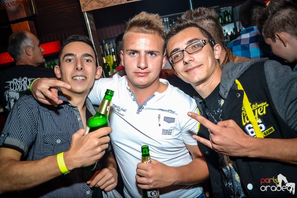 Back 2 school party, 