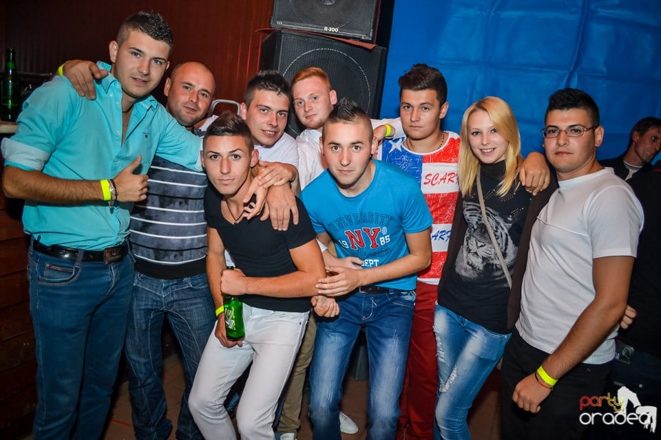 Back 2 school party, 