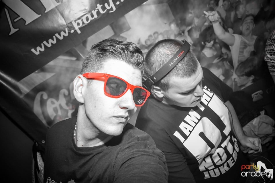 Back 2 school party, 