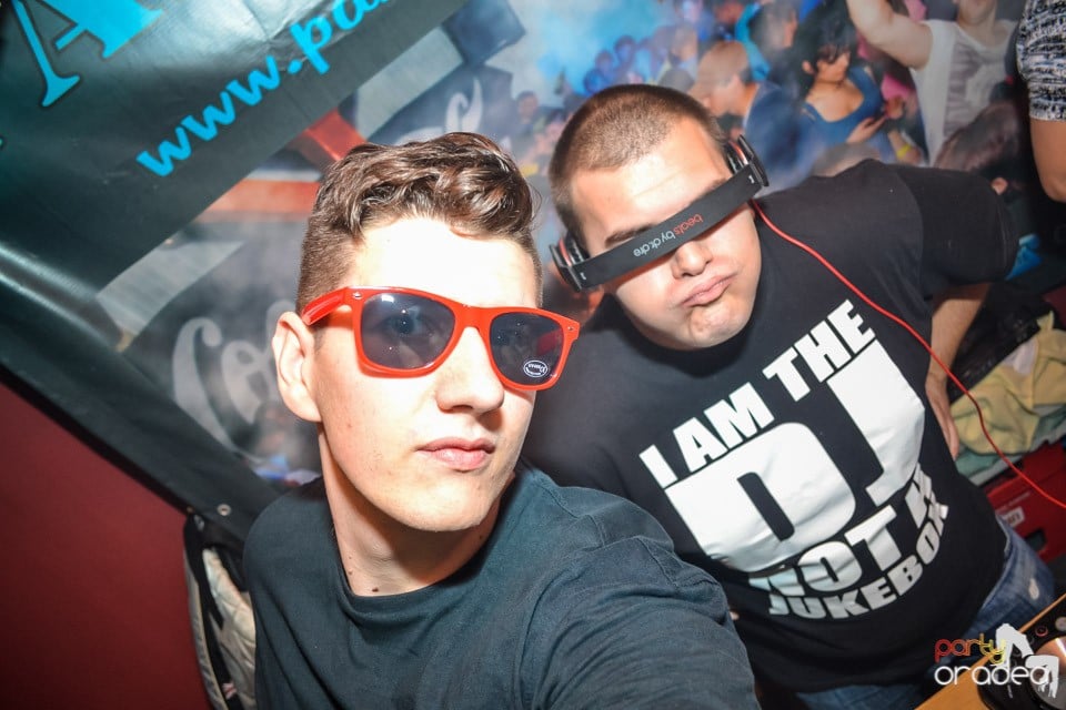 Back 2 school party, 