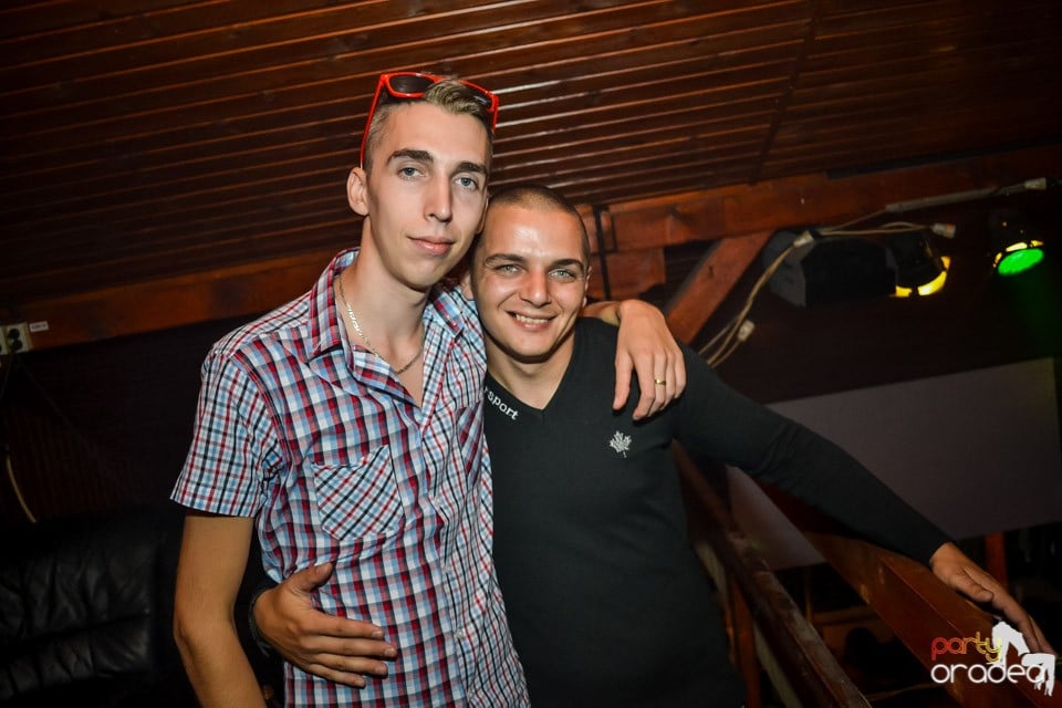 Back 2 school party, 