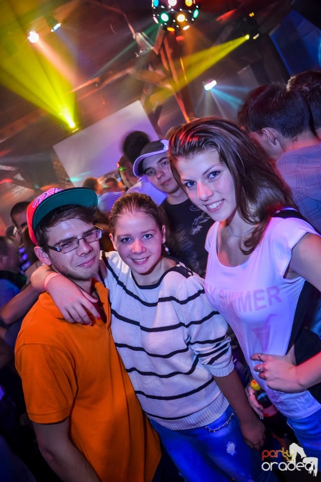 Back 2 school party, 