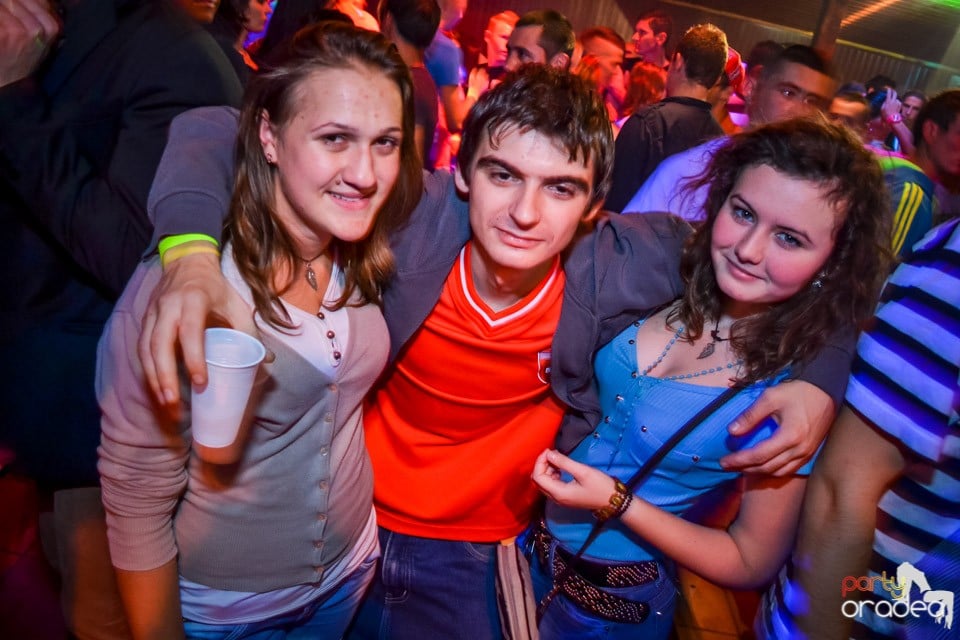 Back 2 school party, 