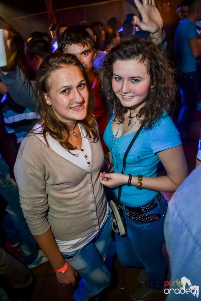 Back 2 school party, 