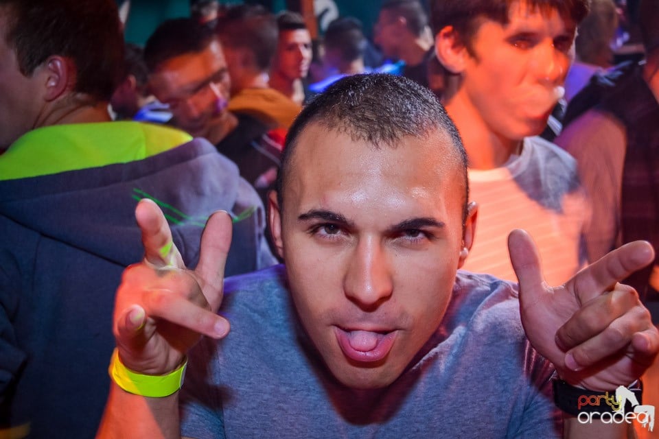 Back 2 school party, 