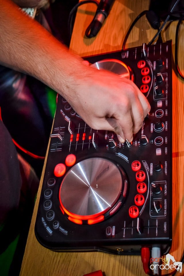 Back 2 school party, 